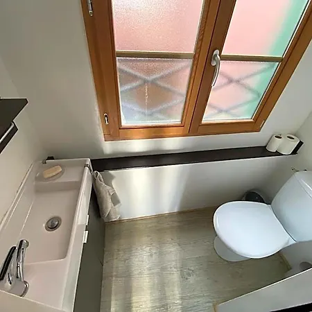 Le Du Bessat فندق مبيت وإفطار 3*
